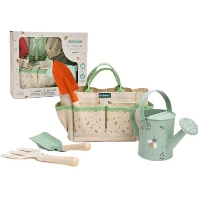 Miniland Set da Giardinaggio per Bambini Attrezzi con Borsa, Paletta, Pala, Rastrello e Annaffiatoio, Gioco Educativo per Imparare a Coltivare le Piante, 3+ Anni Miniland Set da Giardinaggio per Bambini Attrezzi con Borsa, Paletta, Pala, Rastrello e Annaffiatoio, Gioco Educativo per Imparare a Coltivare le Piante, 3+ Anni