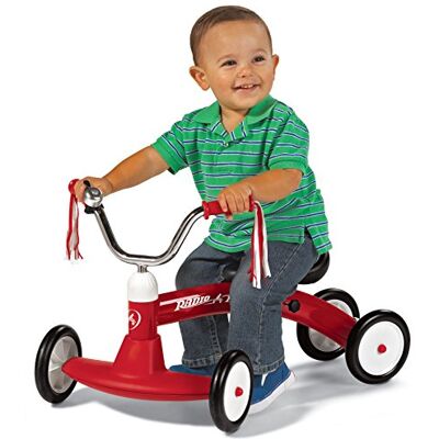 Radio Flyer Scoot About, Macchina cavalcabile bambini, Triciclo bambini giocattolo rosso per bambini da 1 a 3 anni, Interno ed esterno Radio Flyer Scoot About, Macchina cavalcabile bambini, Triciclo bambini giocattolo rosso per bambini da 1 a 3 anni, Interno ed esterno