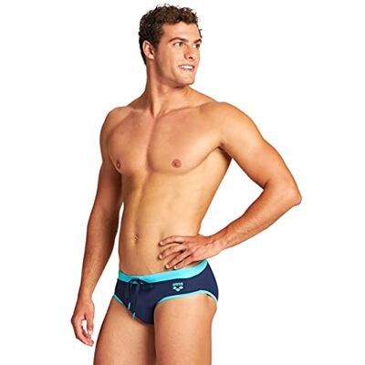 Arena Fundamentals Borders Costume da Bagno Uomo, Costume Slip Uomo Mare e Piscina ad Asciugatura Rapida, Tessuto MaxFit Resistente al Cloro e al Sale, Protezione UV UPF 50+ Arena Fundamentals Borders Costume da Bagno Uomo, Costume Slip Uomo Mare e Piscina ad Asciugatura Rapida, Tessuto MaxFit Resistente al Cloro e al Sale, Protezione UV UPF 50+