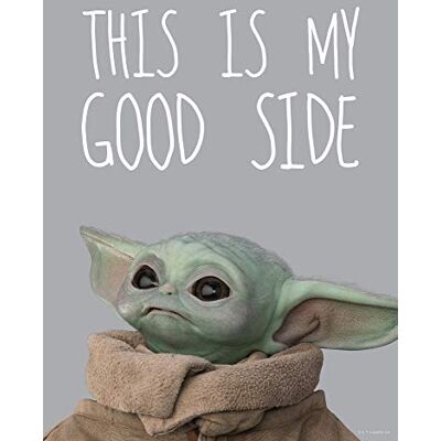 Komar WB-SW-003-50 x 70 cm, motivo: Star Wars Mandalorian The Child Chocolate Side Baby Yoda, decorazione da parete, stampa artistica Dimensioni cornice WB-SW-003 x 70 cm, multicolore Komar WB-SW-003-50 x 70 cm, motivo: Star Wars Mandalorian The Child Chocolate Side Baby Yoda, decorazione da parete, stampa artistica Dimensioni cornice WB-SW-003 x 70 cm, multicolore