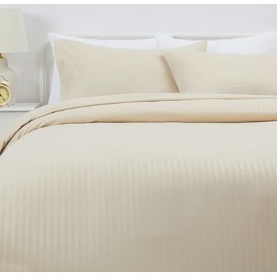 Amazon Basics Set copripiumino Matrimoniale in microfibra, 3 pezzi, copripiumino da 240 x 220 cm e 2 federe da 50 x 80 cm, beige, a righe Amazon Basics Set copripiumino Matrimoniale in microfibra, 3 pezzi, copripiumino da 240 x 220 cm e 2 federe da 50 x 80 cm, beige, a righe
