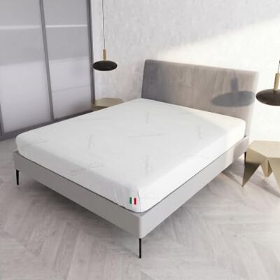 Italian Bed Linen Coprimaterasso con Fibra di BIOCERAMICA Matrimoniale 170 x 200 cm Made in Italy Proteggi Materasso con Elastico Perimetrale Lavabile Italian Bed Linen Coprimaterasso con Fibra di BIOCERAMICA Matrimoniale 170 x 200 cm Made in Italy Proteggi Materasso con Elastico Perimetrale Lavabile