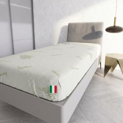 Italian Bed Linen Coprimaterasso con Trattamento ALOE Piazza e Mezza 120 x 200 cm Made in Italy Proteggi Materasso con Elastico Perimetrale Lavabile Italian Bed Linen Coprimaterasso con Trattamento ALOE Piazza e Mezza 120 x 200 cm Made in Italy Proteggi Materasso con Elastico Perimetrale Lavabile
