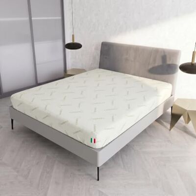 Italian Bed Linen Coprimaterasso con Fibra di CANAPA Matrimoniale 170 x 200 cm Made in Italy Proteggi Materasso con Elastico Perimetrale Lavabile Italian Bed Linen Coprimaterasso con Fibra di CANAPA Matrimoniale 170 x 200 cm Made in Italy Proteggi Materasso con Elastico Perimetrale Lavabile