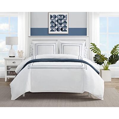 Nautica Alden Collection Set copripiumino – leggero e ideale per tutte le stagioni, elegante biancheria da letto ricamato con chiusura a bottone, include shams coordinati, regina, bianco Nautica Alden Collection Set copripiumino – leggero e ideale per tutte le stagioni, elegante biancheria da letto ricamato con chiusura a bottone, include shams coordinati, regina, bianco