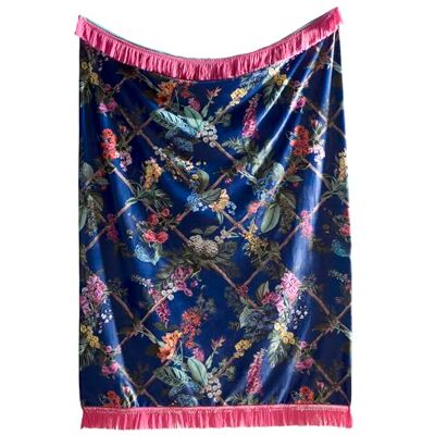 HOUSE LLEWELYN - BOWEN Laurence Llewelyn-Bowen Coperta in velluto blu zaffiro con motivo floreale (130 x 180 cm) – design reversibile – coperta in velluto blu con nappe per soggiorno/camera da letto – biancheria da letto HOUSE LLEWELYN - BOWEN Laurence Llewelyn-Bowen Coperta in velluto blu zaffiro con motivo floreale (130 x 180 cm) – design reversibile – coperta in velluto blu con nappe per soggiorno/camera da letto – biancheria da letto