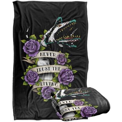 LOGOVISION Beetlejuice Never Trust The Living Tattoo Sabbiaworm Coperta super morbida al tatto setoso – 91 x 147 cm LOGOVISION Beetlejuice Never Trust The Living Tattoo Sabbiaworm Coperta super morbida al tatto setoso – 91 x 147 cm