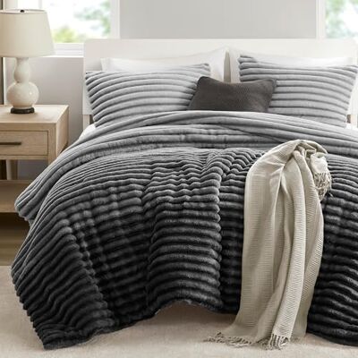 Intelligent Design Aprile Set copripiumino 3 pezzi morbido e confortevole, con retro in microfibra, leggero, piumino in velluto a coste, 2 federe per tutte le stagioni Letto king size sfumato Intelligent Design Aprile Set copripiumino 3 pezzi morbido e confortevole, con retro in microfibra, leggero, piumino in velluto a coste, 2 federe per tutte le stagioni Letto king size sfumato