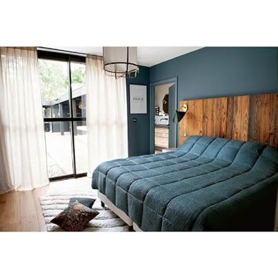 Linder Copriletto dall'aspetto naturale e rugoso come garza di cotone per un look fresco e morbido Colore blu temporale 100% poliestere Dimensioni 150 x 150 cm Collezione Sirocco Linder Copriletto dall'aspetto naturale e rugoso come garza di cotone per un look fresco e morbido Colore blu temporale 100% poliestere Dimensioni 150 x 150 cm Collezione Sirocco