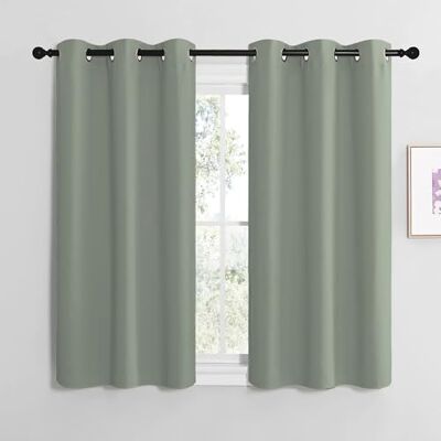 NICETOWN Tende Corte per Finestre Cucina Termiche Tenda Oscurante da Interno con Anelli Cameretta Bambino Decorazione per la Casa 2 Pannelli 107x120 CM Salvia Verde NICETOWN Tende Corte per Finestre Cucina Termiche Tenda Oscurante da Interno con Anelli Cameretta Bambino Decorazione per la Casa 2 Pannelli 107x120 CM Salvia Verde