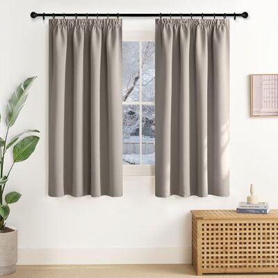 NICETOWN Tende con nastro arricciato, opache, corte, set da 2, 145 x 140 cm (altezza x larghezza), oscuranti, termiche, per camera da letto, colore sabbia NICETOWN Tende con nastro arricciato, opache, corte, set da 2, 145 x 140 cm (altezza x larghezza), oscuranti, termiche, per camera da letto, colore sabbia