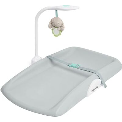 Ingenuity Day & Night Sylvi Fasciatoio con luce notturna (luce rossa per favorire il sonno), superficie facile da pulire, 0+ mesi Ingenuity Day & Night Sylvi Fasciatoio con luce notturna (luce rossa per favorire il sonno), superficie facile da pulire, 0+ mesi