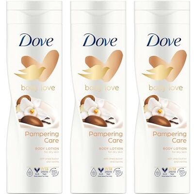 Dove Lozione Corpo Idratante Body Love Pampering Care, 3x 400 ml Per Pelle Secca, 48H di Idratazione, Pelle Morbida e Nutrita, Con Burro di Karité e Vaniglia Dove Lozione Corpo Idratante Body Love Pampering Care, 3x 400 ml Per Pelle Secca, 48H di Idratazione, Pelle Morbida e Nutrita, Con Burro di Karité e Vaniglia