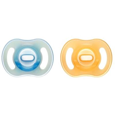 Tommee Tippee Ciuccio Ultra-light StayPut NightGlow, 6-18 Mesi, Confezione da 2, Succhietto Si Illumina Al Buio, Ortodontico, Sensazione di Morbidezza Sulla Pelle, Flusso D'aria Extra Tommee Tippee Ciuccio Ultra-light StayPut NightGlow, 6-18 Mesi, Confezione da 2, Succhietto Si Illumina Al Buio, Ortodontico, Sensazione di Morbidezza Sulla Pelle, Flusso D'aria Extra