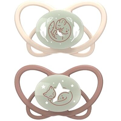 nip Butterfly Night 5 – 18 mesi Confezione da 2 pezzi Ciuccio adatto all'allattamento e ai denti con bottone luminoso con scatola ciuccio. Ciuccio sostenibile con morbido tettarella in nip Butterfly Night 5 – 18 mesi Confezione da 2 pezzi Ciuccio adatto all'allattamento e ai denti con bottone luminoso con scatola ciuccio. Ciuccio sostenibile con morbido tettarella in