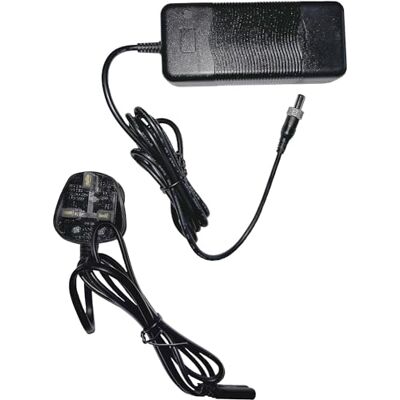 Celestron 18782 Spina adattatore universale CA 5 amp Alimentazione continua per il gruppo, Nero Celestron 18782 Spina adattatore universale CA 5 amp Alimentazione continua per il gruppo, Nero