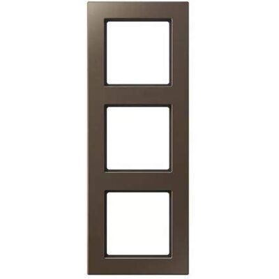 Cornice Jung Mokka a 3 Vie - Per Installazione Orizzontale/Verticale Cornice Jung Mokka a 3 Vie - Per Installazione Orizzontale/Verticale