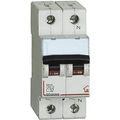 BTicino - Interruttore magnetotermico 32A 2 moduli - Interruttore BTicino - Interruttore magnetotermico 32A 2 moduli - Interruttore