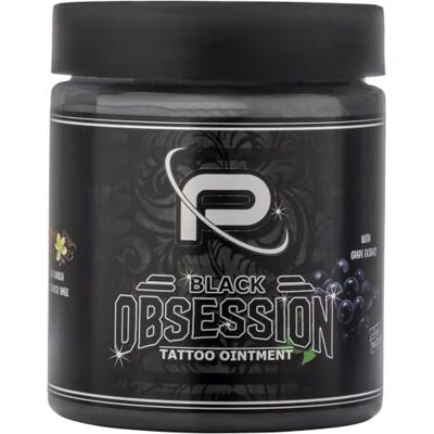 PROTON Colours Obsession Tattoo Butter Made by Nature Black 250 ml / 8,5 Oz. Crema per processo tatuaggio e guarigione. Nero PROTON Colours Obsession Tattoo Butter Made by Nature Black 250 ml / 8,5 Oz. Crema per processo tatuaggio e guarigione. Nero