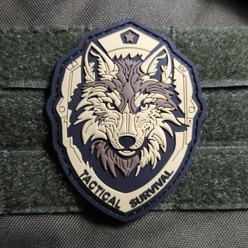 TS Tactical Store WOLF Toppa in PVC tattico sopravvivenza 3D in velcro   Dimensioni: 63 x 82 mm   Toppa 3D in velcro per zaini militari   Ideale outdoor, escursionismo, bushcraft, sopravvivenza,   TS-PTCH-WLFIA