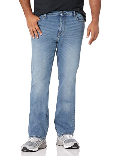 Amazon Essentials Jeans Slim t con Taglio Bootcut Uomo, delavé Chiaro, 34W / 31L
