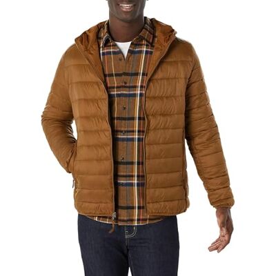 Amazon Essentials Piumino Leggero con Cappuccio Impermeabile e Ripiegabile Uomo, Marrone Chiaro, XS Amazon Essentials Piumino Leggero con Cappuccio Impermeabile e Ripiegabile Uomo, Marrone Chiaro, XS