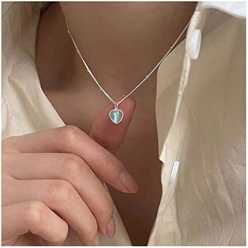 Dervivea Boho Pietra Di Luna Cuore Collana Girocollo Opale Pietra Di Luna Collana Ciondolo Amore Cuore Collana Catena Argento Opalite Cuore Catena Gioielli Per Donne E Ragazze(B)