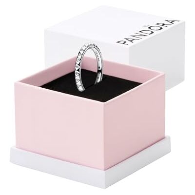 PANDORA ME Anello con design piramidale e pietre di zirconia cubica trasparente PANDORA ME Anello con design piramidale e pietre di zirconia cubica trasparente