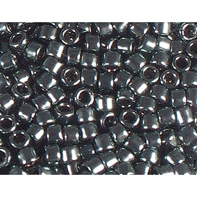 TOHO Perline giapponesi cilindro Treasure zincato verde 1,8mm.11/0 100gr. TOHO Perline giapponesi cilindro Treasure zincato verde 1,8mm.11/0 100gr.