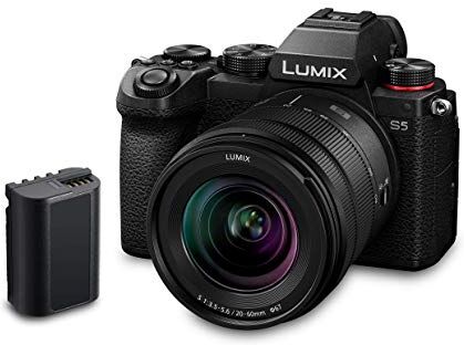 Panasonic Lumix Pack DC-S5AMKB Full Frame Mirrorless Macchina Fotografica, Sensore CMOS, 24.2MP ISO Dual Native, Obiettivo Lumix 20-60 mm, Batteria BLK22, Nero