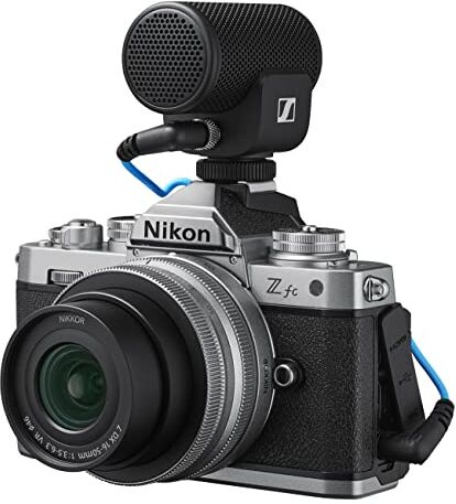 Nikon Z fc Vlogger Kit composto da Obiettivo Z DX 16-50 VR SE, Lexar SD 64 GB 667x, Microfono Direzionale Sennheiser, Impugnatura SmallRig, Telecomando ML-L7, Nero [Nital Card: 4 Anni di Garanzia]