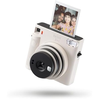 instax Fujifilm SQUARE SQ 1 Chalk White, Fotocamera a Sviluppo Istantaneo Modalità One-Touch Selfie, Esposizione Automatica, Foto Formato 62x62mm instax Fujifilm SQUARE SQ 1 Chalk White, Fotocamera a Sviluppo Istantaneo Modalità One-Touch Selfie, Esposizione Automatica, Foto Formato 62x62mm