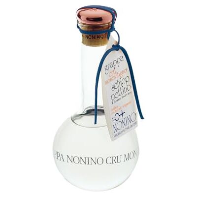 Nonino Distillerie , Grappa Cru Monovitigno Schioppettino 500 ml Grappa Cru Monovitigno Schioppettino, 45% vol, elegante, fresca e leggermente floreale. Ampolla soffiata a mano. Nonino Distillerie , Grappa Cru Monovitigno Schioppettino 500 ml Grappa Cru Monovitigno Schioppettino, 45% vol, elegante, fresca e leggermente floreale. Ampolla soffiata a mano.
