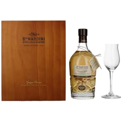 Nardini Grappa Riserva 22 ANNI Single Cask 45% Vol. 0,7l in Holzkiste with glass Nardini Grappa Riserva 22 ANNI Single Cask 45% Vol. 0,7l in Holzkiste with glass