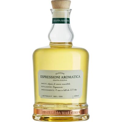 Marzadro , Le Espressioni Grappa Bianca, invecchiamento 12 mesi bottiglia in vetro da 700ml Marzadro , Le Espressioni Grappa Bianca, invecchiamento 12 mesi bottiglia in vetro da 700ml