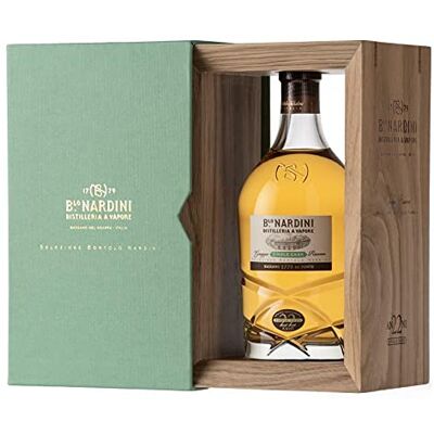 Nardini GRAPPA RISERVA SINGLE CASK 22 ANNI 70 CL IN ASTUCCIO DI LEGNO Nardini GRAPPA RISERVA SINGLE CASK 22 ANNI 70 CL IN ASTUCCIO DI LEGNO