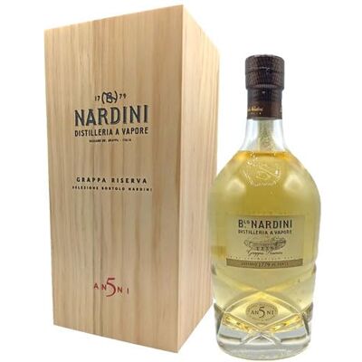 Nardii Grappa Riserva 5 Anni in Cassetta Legno Nardii Grappa Riserva 5 Anni in Cassetta Legno