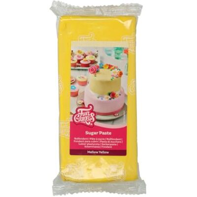 FunCakes Pasta di Zucchero Mellow Yellow: facile da usare, liscia, flessibile, morbida e pieghevole, perfetta per decorare torte, halal, kosher e senza glutine 1000 g FunCakes Pasta di Zucchero Mellow Yellow: facile da usare, liscia, flessibile, morbida e pieghevole, perfetta per decorare torte, halal, kosher e senza glutine 1000 g