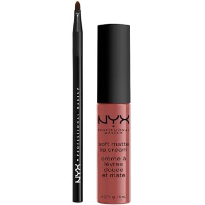NYX PROFESSIONAL MAKEUP Tinta Labbra Soft Matte Lip Cream 32 Rome Finish Opaco Texture Leggera Cremosa Pigmentata Flacone da 8ml + Pennello Labbra Pro Brush Lip con Punta Sottile Set da 2 NYX PROFESSIONAL MAKEUP Tinta Labbra Soft Matte Lip Cream 32 Rome Finish Opaco Texture Leggera Cremosa Pigmentata Flacone da 8ml + Pennello Labbra Pro Brush Lip con Punta Sottile Set da 2