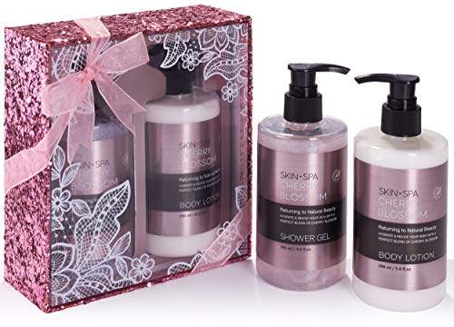 Brubaker set beauty bagno e doccia Cherry Blossom Skin + Spa 2 pz. set doccia e cura del corpo con profumo di fiori di ciliegio in confezione regalo glitter rosa