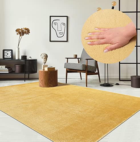 the carpet Relax Tappeto moderno a pelo corto, soggiorno, fondo antiscivolo, lavabile fino a 30 gradi, morbidissimo, aspetto pelliccia, Oro, 80 x 150 cm