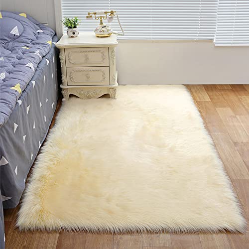 ZFHTAO Tappeto in finta pelliccia morbida e di lusso, tappeto moderno a pelo lungo, per camera da letto, carpetta morbida, tutte le misure, colore: beige, 80 x 90 cm