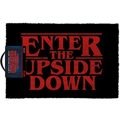 Pyramid Stranger Things ZERBINO 40 x 60 cm – Enter the upside down Pyramid Stranger Things ZERBINO 40 x 60 cm – Enter the upside down