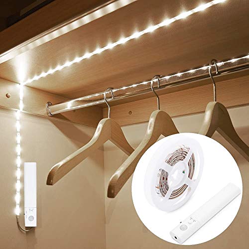 OriFiil Luce per Armadio,  1,5M 45LED Striscia LED con Sensore di Movimento, 6000K Luci LED a Batteria per Camera da Letto, Scale, Corridoio, Cucina, Guardaroba etc-Auto/On/Off