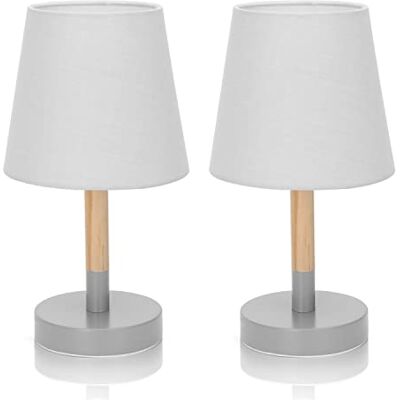 Aigostar 2 Pezzi Lampada da Tavolo, Piccola Lampada da Comodino in Legno, Lampada da Scrivania con Paralume in Tessuto Grigio e Base in Metallo, Portalampada E14, Vintage per Camera, Soggiorno Aigostar 2 Pezzi Lampada da Tavolo, Piccola Lampada da Comodino in Legno, Lampada da Scrivania con Paralume in Tessuto Grigio e Base in Metallo, Portalampada E14, Vintage per Camera, Soggiorno