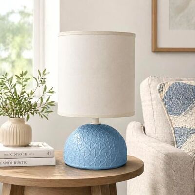Aigostar Lampada da Tavolo in Ceramica, Lampada da Comodino con Base Semiovale, Paralume in Tessuto, Attacco E14, per Camera da Letto, Salotto, Ingresso H24cm (Azzurro Chiaro) Aigostar Lampada da Tavolo in Ceramica, Lampada da Comodino con Base Semiovale, Paralume in Tessuto, Attacco E14, per Camera da Letto, Salotto, Ingresso H24cm (Azzurro Chiaro)