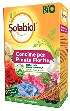 Solabiol Concime Biologico Granulare Piante Fiorite con Tecnologia Natural Booster per favorire lo sviluppo dell’apparato radicale e avere fino al 100% di fioriture in più. 750g