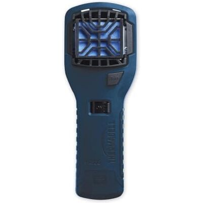 Thermacell Repellente Antizanzare Portatile per Esterno, Protezione 21 m², Include una Ricarica da 12 ore + 3 Piastrine, Blu Notte Thermacell Repellente Antizanzare Portatile per Esterno, Protezione 21 m², Include una Ricarica da 12 ore + 3 Piastrine, Blu Notte