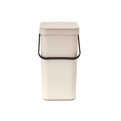 Brabantia Sort & Go Pattumiera 16L (Soft Beige), Pattumiera cucina in plastica con maniglia, Secchio spazzatura salvaspazio con coperchio stay open rimovibile, Cestino umido facile da pulire Brabantia Sort & Go Pattumiera 16L (Soft Beige), Pattumiera cucina in plastica con maniglia, Secchio spazzatura salvaspazio con coperchio stay open rimovibile, Cestino umido facile da pulire