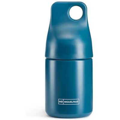 Miquelrius Bottiglia isotermica, Misura Ø70 x 155 mm, Capacità 200 ml, Chiusura ermetica a vite, Anello per appendere, Bottiglia in acciaio inox senza BPA, Colore Blu Miquelrius Bottiglia isotermica, Misura Ø70 x 155 mm, Capacità 200 ml, Chiusura ermetica a vite, Anello per appendere, Bottiglia in acciaio inox senza BPA, Colore Blu